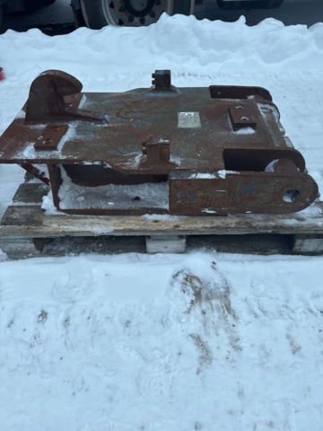 1321344-5 Implement bracket B30 bracket -F35