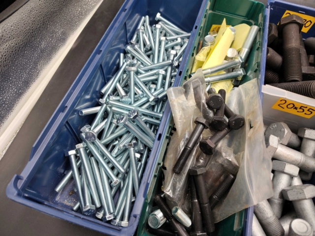 1465849-4 Sexkantsbult, parti – blandade dimensioner, stål, obehandlat/elförzinkat