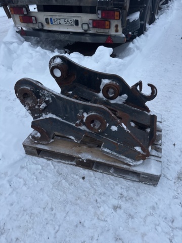 1321348-4 B30 hydraulic attachment