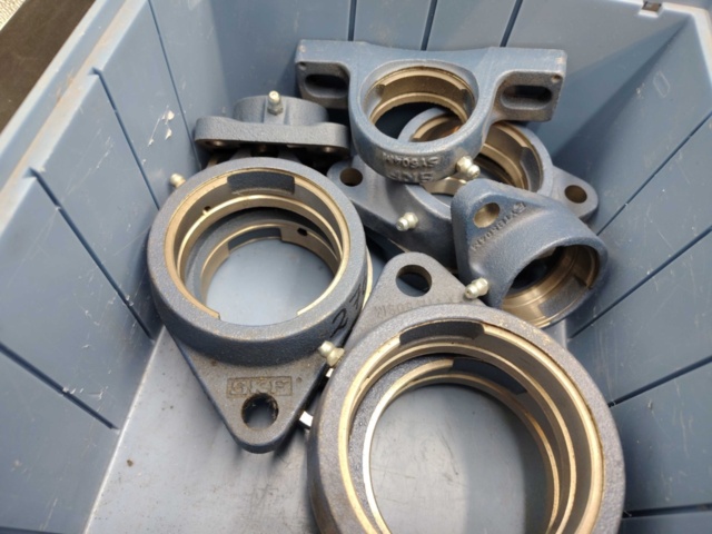 1471019-2 Flänslagerhus, parti – SKF, SNR, gjutjärn, olika utföranden