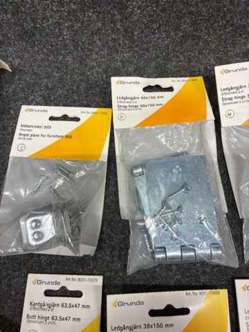 1471182-2 Electrical materials, door stops, hinges, towel racks, etc.