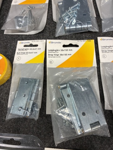 1471182-5 Electrical materials, door stops, hinges, towel racks, etc.