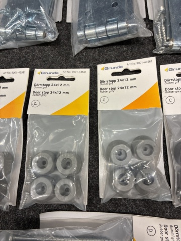 1471182-9 Electrical materials, door stops, hinges, towel racks, etc.