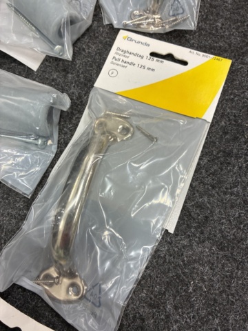 1471182-13 Electrical materials, door stops, hinges, towel racks, etc.