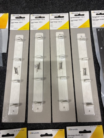 1471182-17 Electrical materials, door stops, hinges, towel racks, etc.