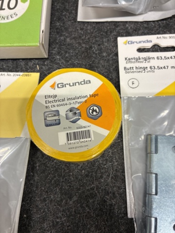 1471182-19 Electrical materials, door stops, hinges, towel racks, etc.