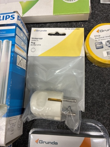 1471182-20 Electrical materials, door stops, hinges, towel racks, etc.