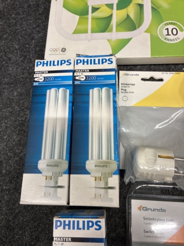 1471182-22 Electrical materials, door stops, hinges, towel racks, etc.