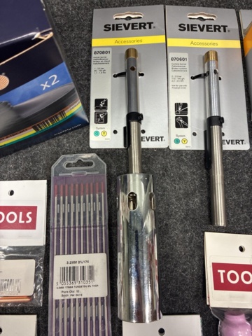 1471186-4 Assortment of welding accessories