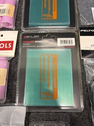 1471186-9 Assortment of welding accessories