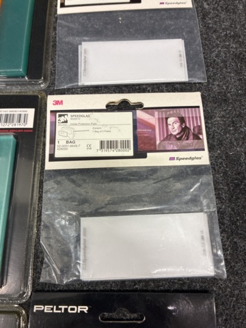 1471186-11 Assortment of welding accessories