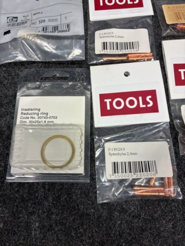 1471186-23 Assortment of welding accessories