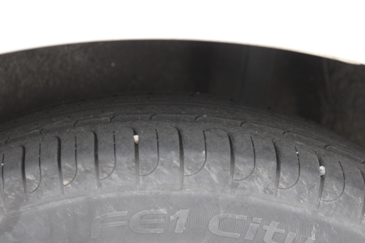 1468937-5 Toyota Aygo 5-dörrar 1.0 VVT-i Manuell, 68hk, 2014 rep. objekt (HLG680)