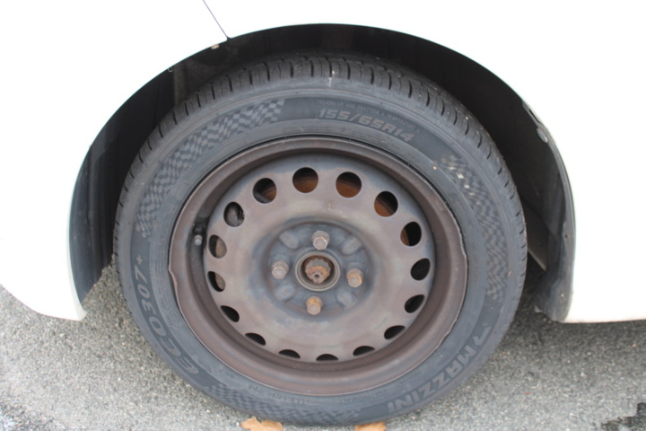 1468937-6 Toyota Aygo 5-dörrar 1.0 VVT-i Manuell, 68hk, 2014 rep. objekt (HLG680)