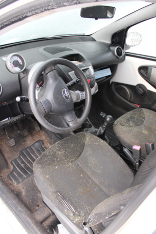 1468937-8 Toyota Aygo 5-dörrar 1.0 VVT-i Manuell, 68hk, 2014 rep. objekt (HLG680)
