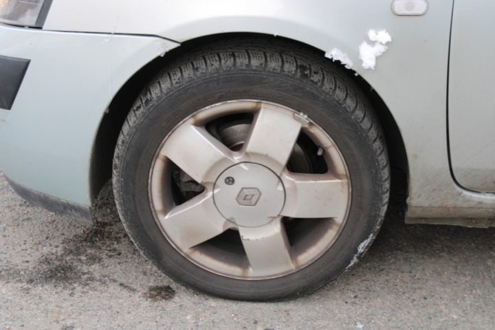 1468945-10 Renault Clio 1.4 2003, automat, 9871 mil (UDH897)