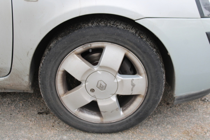 1468945-13 Renault Clio 1.4 2003, automat, 9871 mil (UDH897)