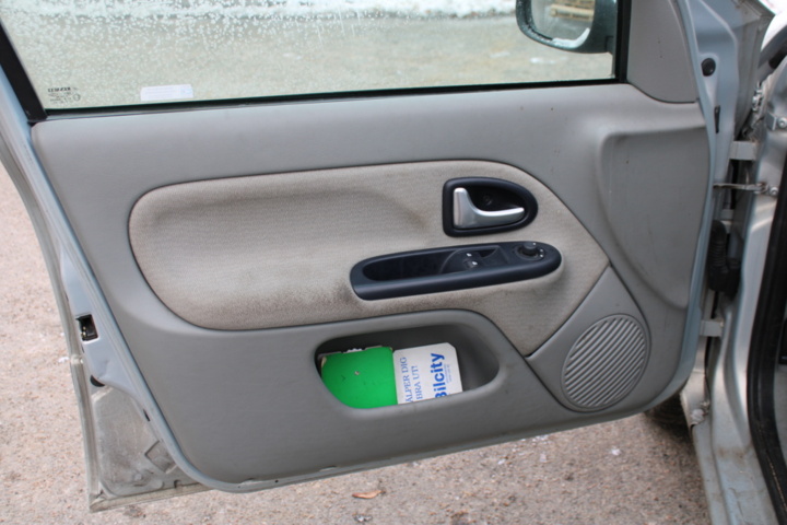 1468945-20 Renault Clio 1.4 2003, automat, 9871 mil (UDH897)