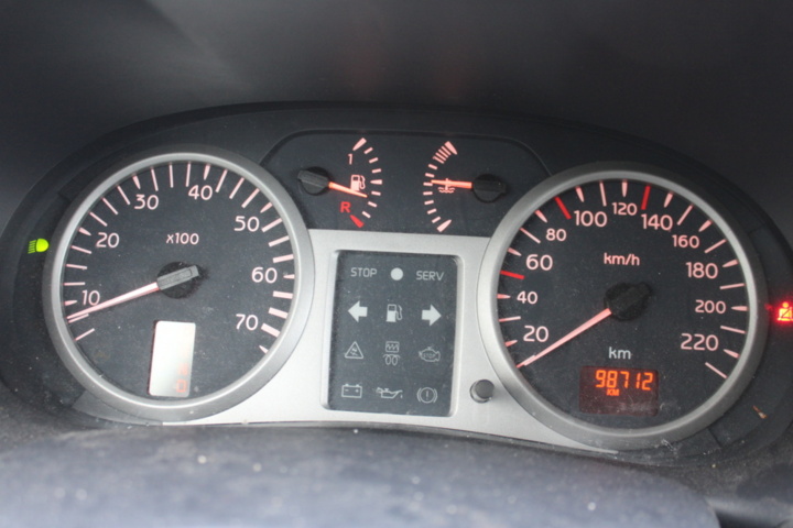 1468945-22 Renault Clio 1.4 2003, automat, 9871 mil (UDH897)