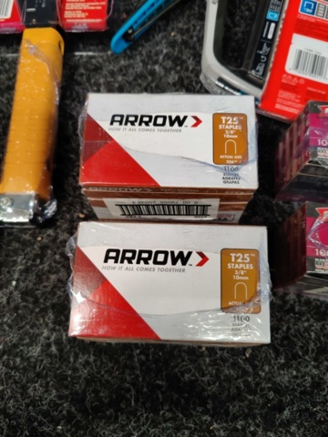 1468646-8 Häftpistoler med klammers Arrow