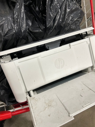 1442496-24 Samling med tillbehör och gamingutrustning från internetkafé