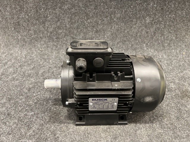 1471123-2 3-phase motor Busck T3A90L-6 1.1kw 950r/m 230/400V B3