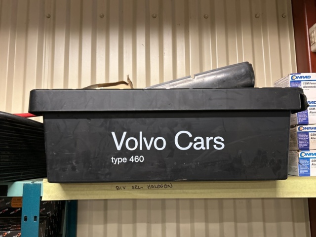 1457436-9 Collection of various electrical products - lamps, LED lighting, inverters, etc.