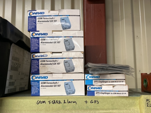 1457436-11 Collection of various electrical products - lamps, LED lighting, inverters, etc.