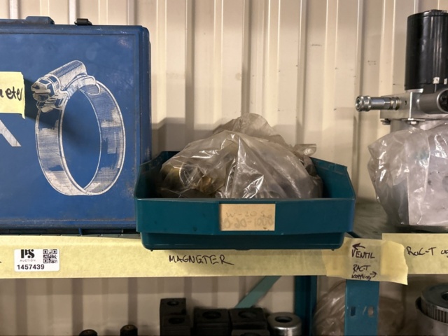 1457439-9 Collection with various valves - hydraulic components