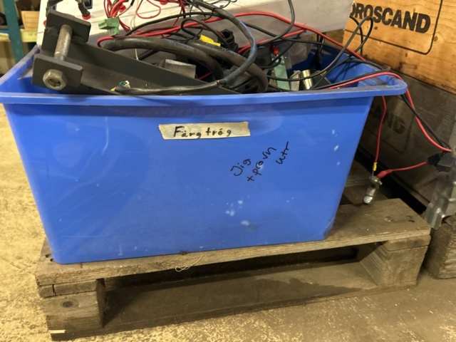 1457440-9 Lot of parts and documentation for RAC-T units