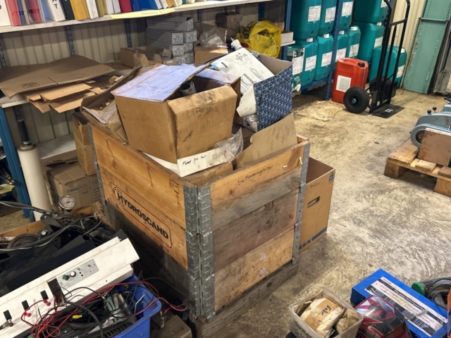 1457440-10 Lot of parts and documentation for RAC-T units