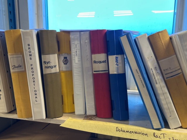 1457440-13 Lot of parts and documentation for RAC-T units