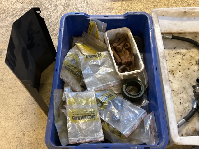 1457441-3 Collection of various machine and vehicle parts