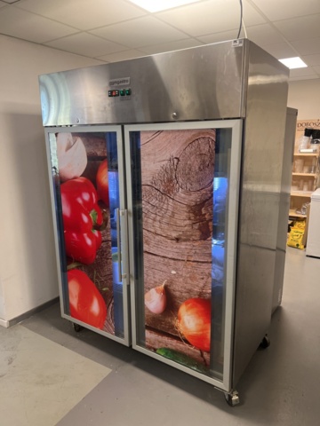 1469514-1 Kylskåp med glasdörrar på hjul - ggmgastro KS1400GN