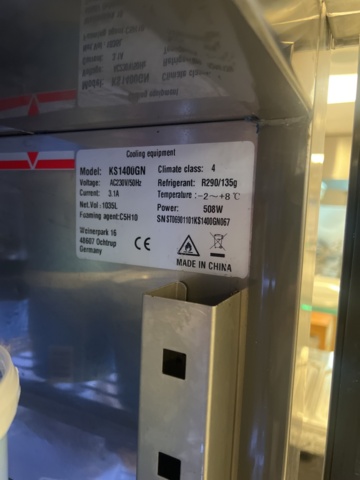 1469514-4 Kylskåp med glasdörrar på hjul - ggmgastro KS1400GN