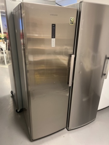 1469513-2 Frysskåp 1st och 2 st kylskåp - Samsung / IKEA