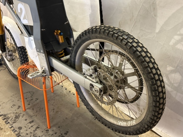 1457449-5 Elektrisk enduro/cross med Öhlins-dämpare - Cake Kalk