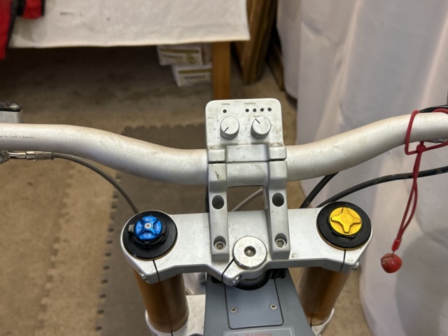 1457449-8 Elektrisk enduro/cross med Öhlins-dämpare - Cake Kalk