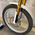 1457450-9 Elektrisk enduro/cross med Öhlins-dämpare - Cake Kalk