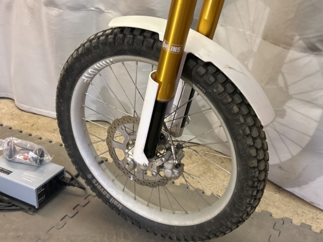 1457450-9 Elektrisk enduro/cross med Öhlins-dämpare - Cake Kalk