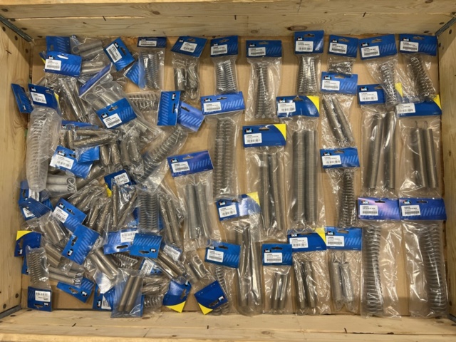 1471143-1 Lot with compression springs, IKH
