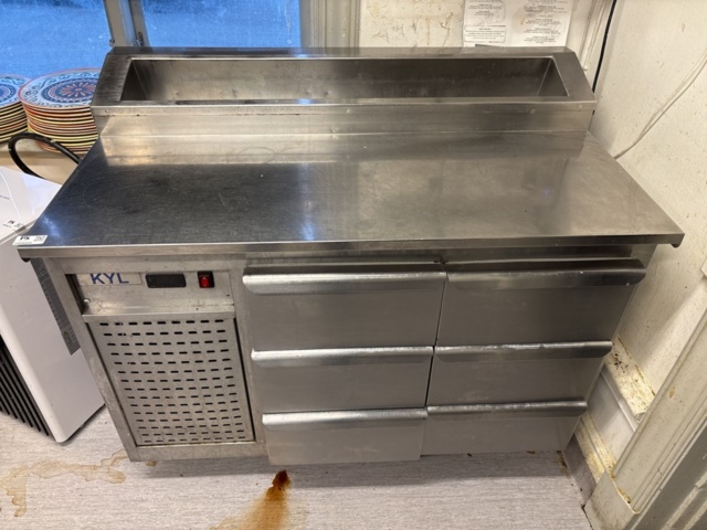 1469009-1 Kylbänk med draglådor och ränna