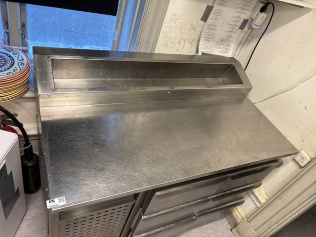 1469009-2 Kylbänk med draglådor och ränna