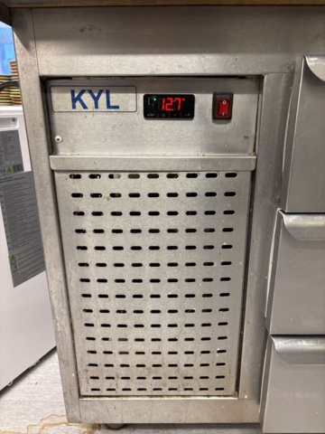 1469009-3 Kylbänk med draglådor och ränna