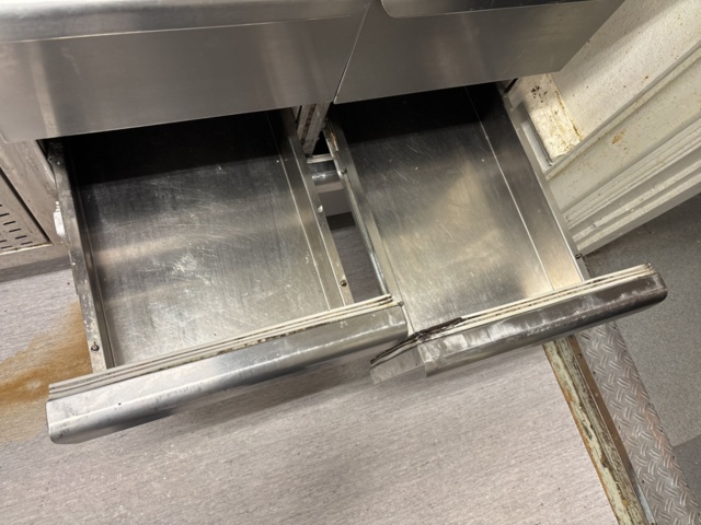 1469009-6 Kylbänk med draglådor och ränna