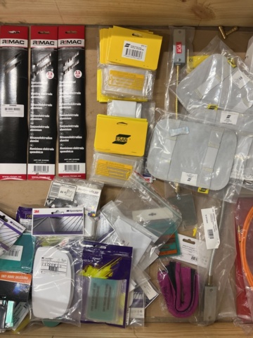 1471152-3 Assortment of welding accessories