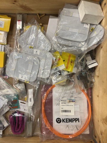 1471152-4 Assortment of welding accessories