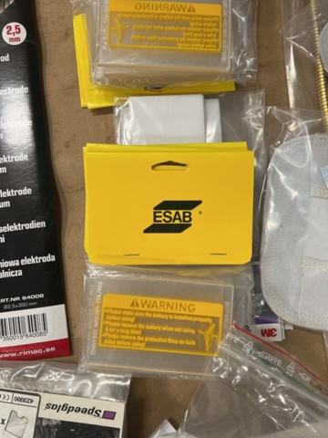 1471152-9 Assortment of welding accessories