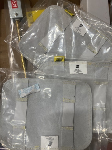 1471152-11 Assortment of welding accessories