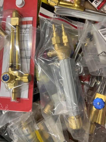 1471153-6 Lot of welding accessories